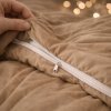POŚCIEL 200x220 Z FALBANĄ KOMPLET 3 CZĘŚCIOWY MIKROFIBRA KOLOR BEŻ CIEMNY